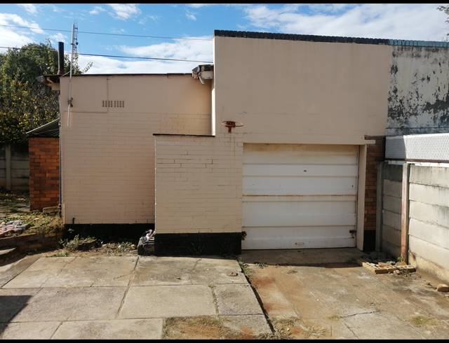 3 BEDROOM FREESTANDING FOR SALE IN STILFONTEIN EXT 3